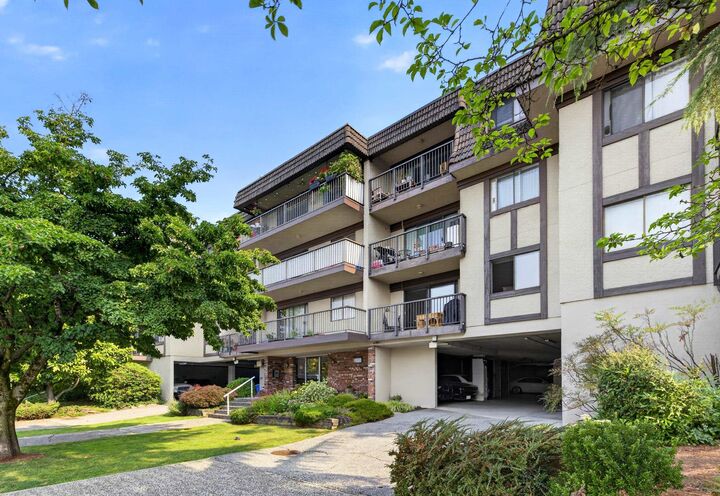 Property Photo: 252 W 2nd Street 307 BC V7M 1C8
