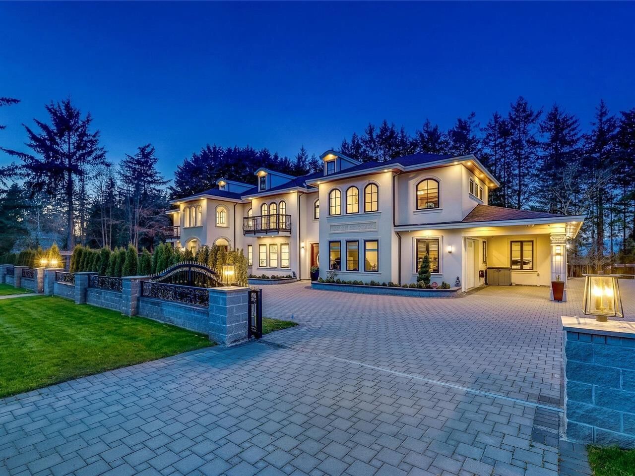 Property Photo: 16375 30B Avenue BC V3S 0E3