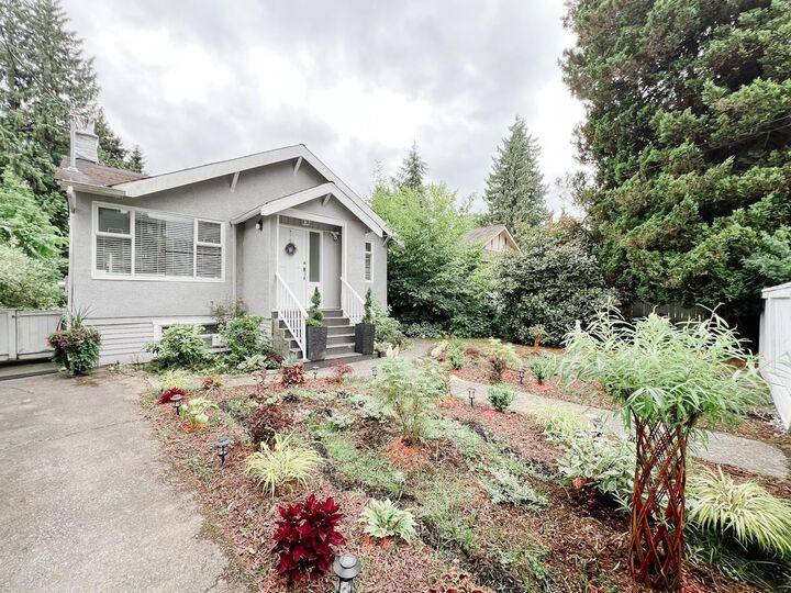 Property Photo:  1472 Fulton Avenue  BC V7T 1P1 