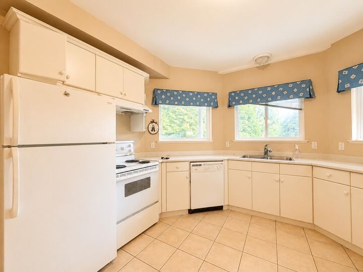 Property Photo:  1625 Parkway Blvd  BC V3E 3M7 
