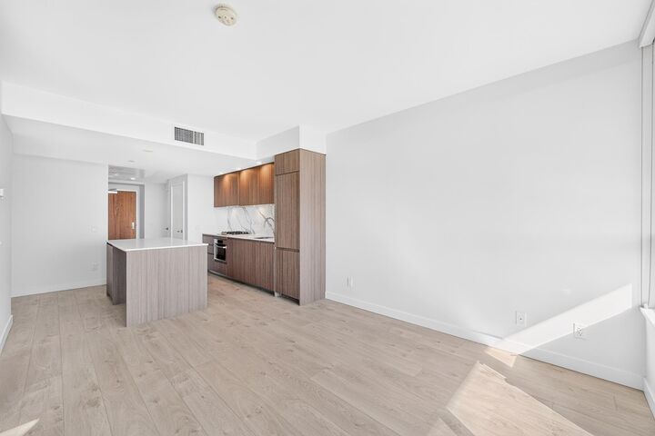 Property Photo: 6463 Silver Avenue 1406 BC V5H 0K4