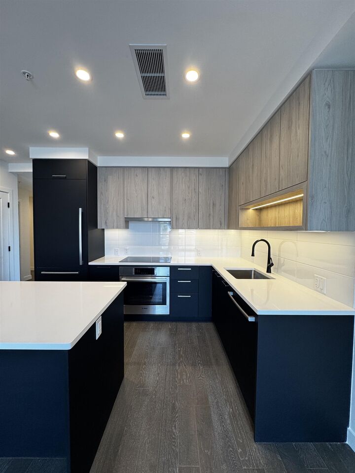 Property Photo: 8398 Oak Street 211 BC V6P 0L9