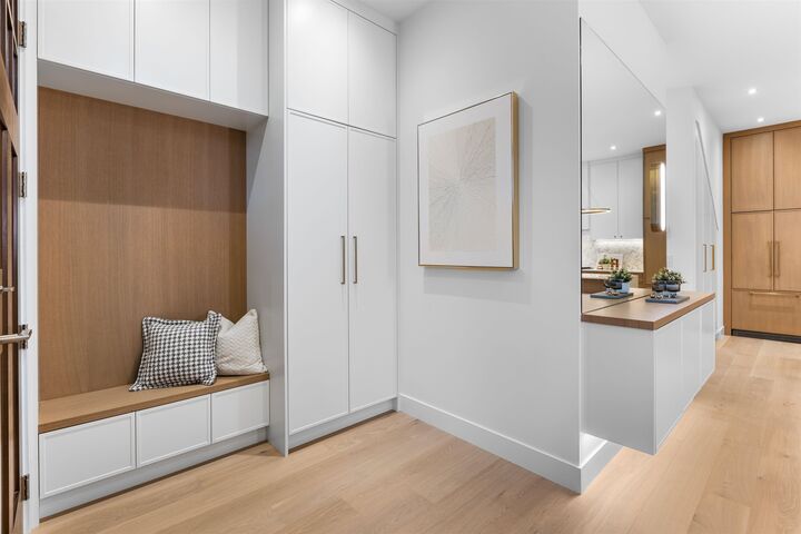 Property Photo:  6682 Napier Street 4  BC V5B 2C3 