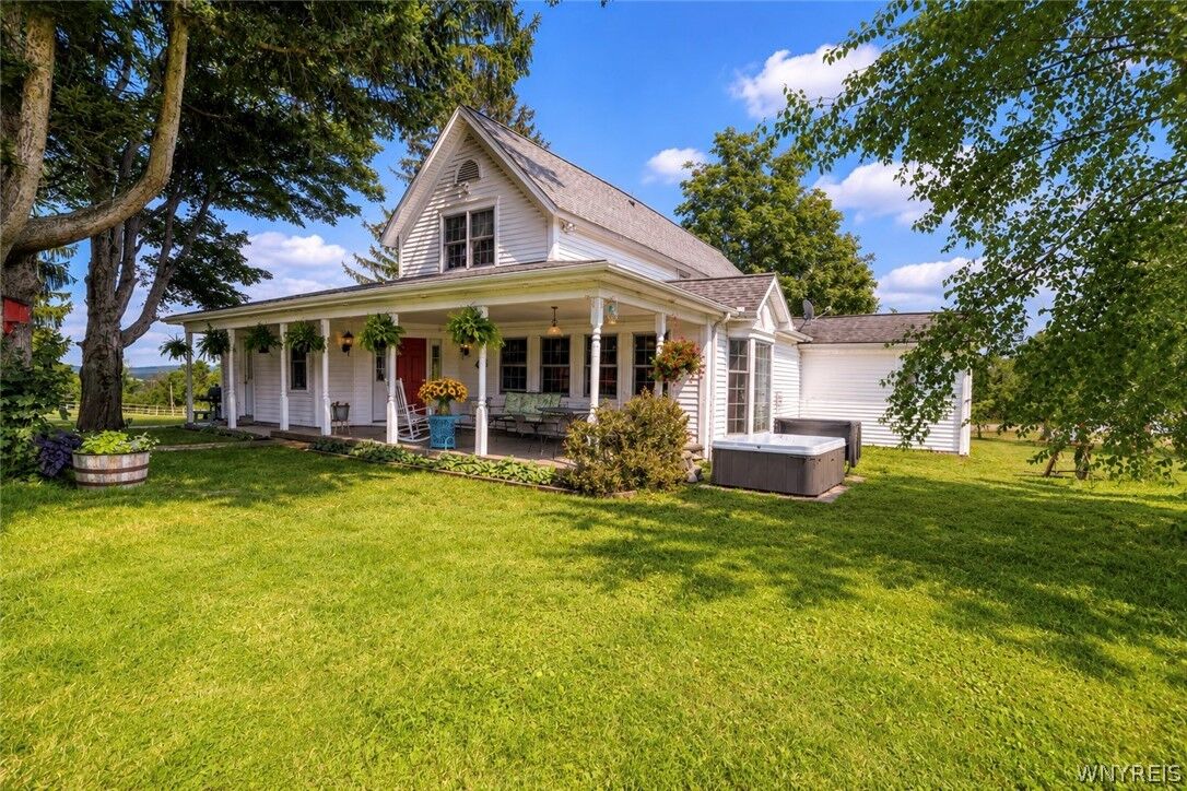 Property Photo: 9905 Rock Springs Road NY 14171