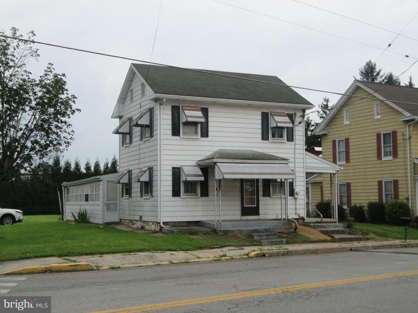 Property Photo:  225 Abbottstown Street  PA 17316 