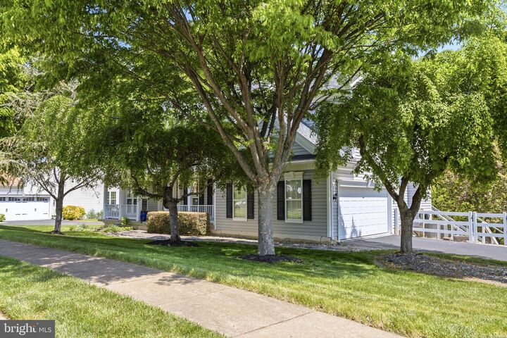 Property Photo:  307 Winterthur Lane  DE 19711 