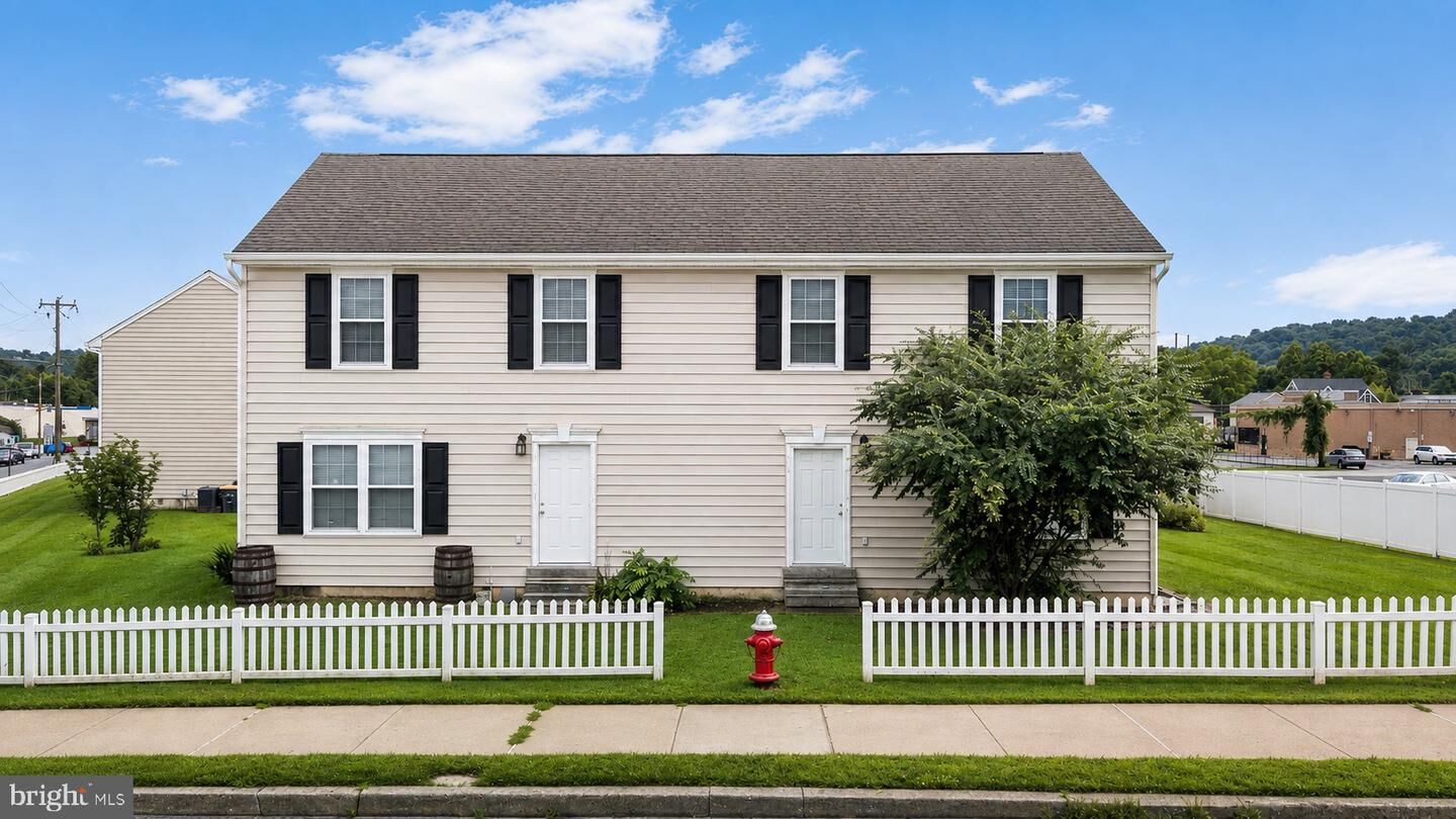 Property Photo: 10 Terry Court PA 19335