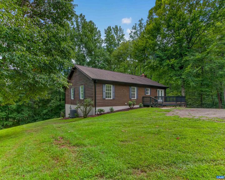 Property Photo:  398 Ruth Hollow Fire Trl  VA 22727 
