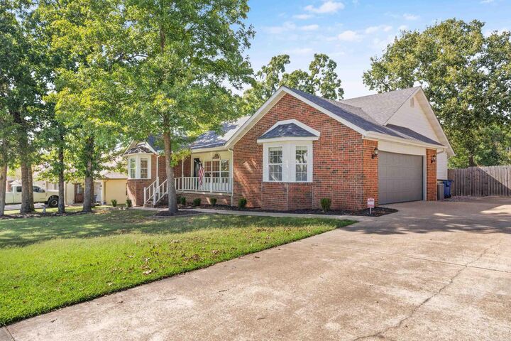 Property Photo: 2005 Brentwood Drive AR 72653