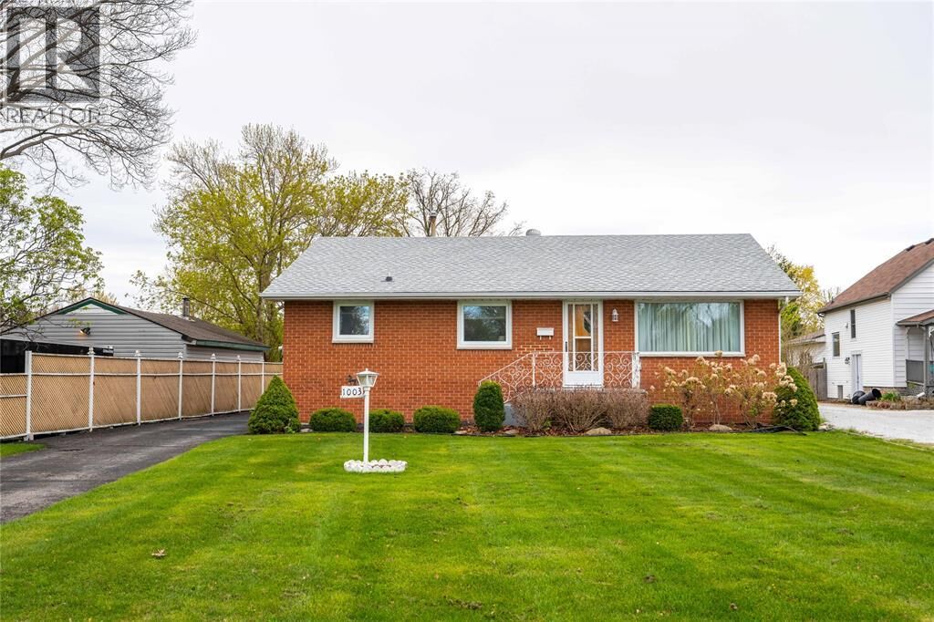 Property Photo:  1003 Michigan Avenue  ON N7T 7B7 