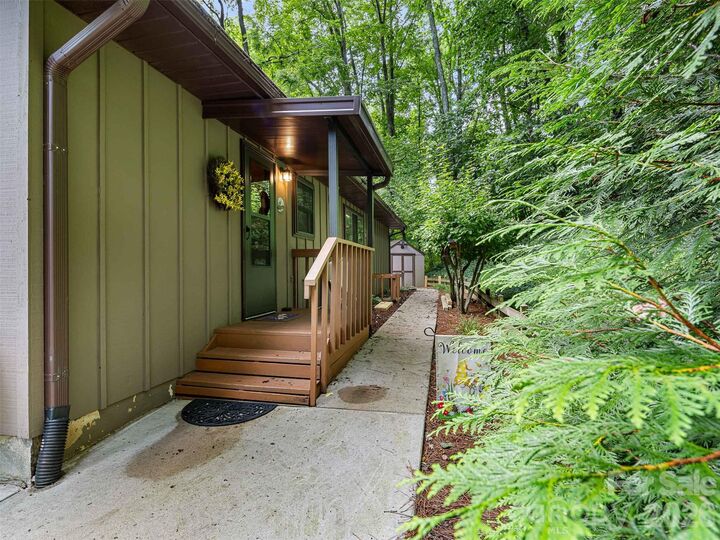 Property Photo:  25 Anne Street  NC 28745 