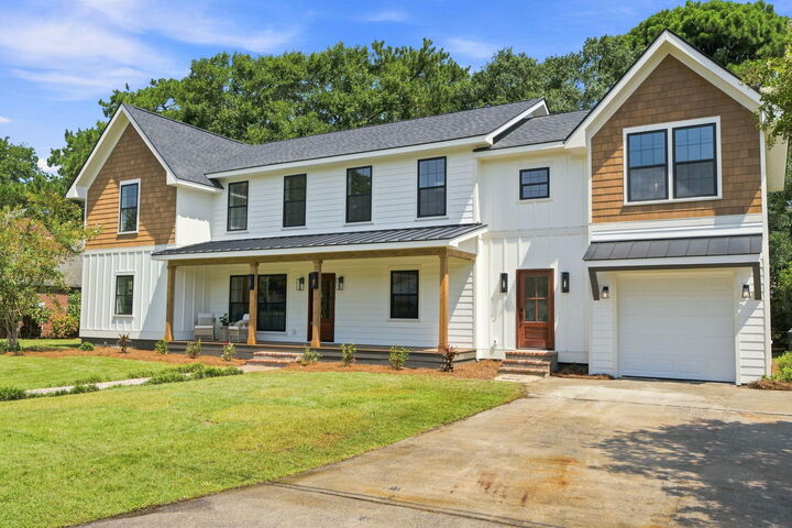 Property Photo: 22 Charlestowne Road SC 29407