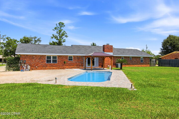 Property Photo: 637 Baywood Drive FL 32444