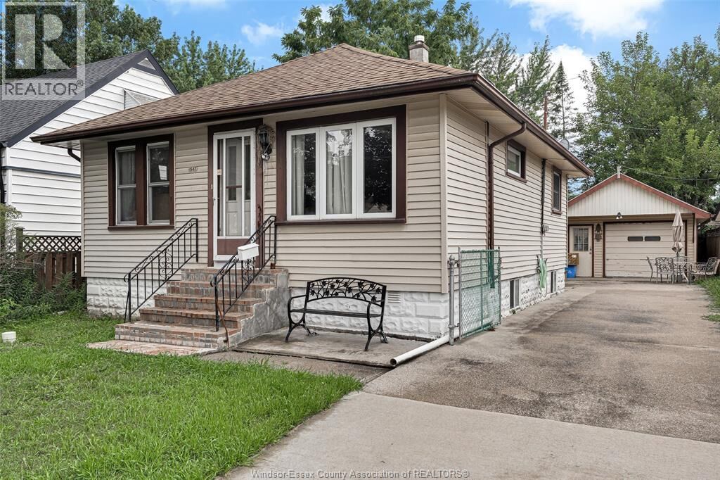 Property Photo:  1547 Ellrose Avenue  ON N8Y 3X6 