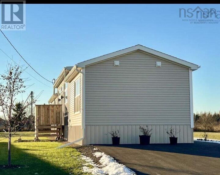 Property Photo: 23 Sunrise Court 16 NS B6L 0E9
