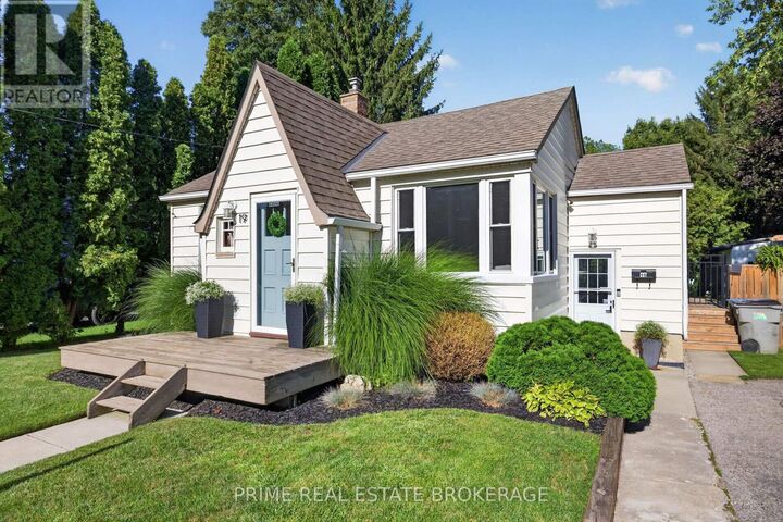 Property Photo:  19 Garden Avenue  ON N0L 1E0 