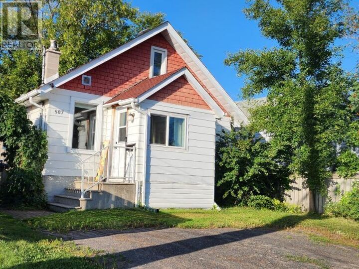 Property Photo: 587 Tupper St ON P7A 4A1
