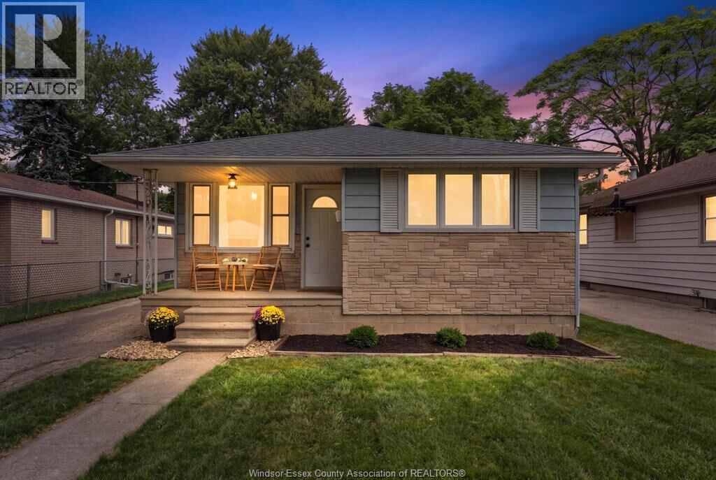 Property Photo:  1776 Glendale Avenue  ON N8T 2N4 