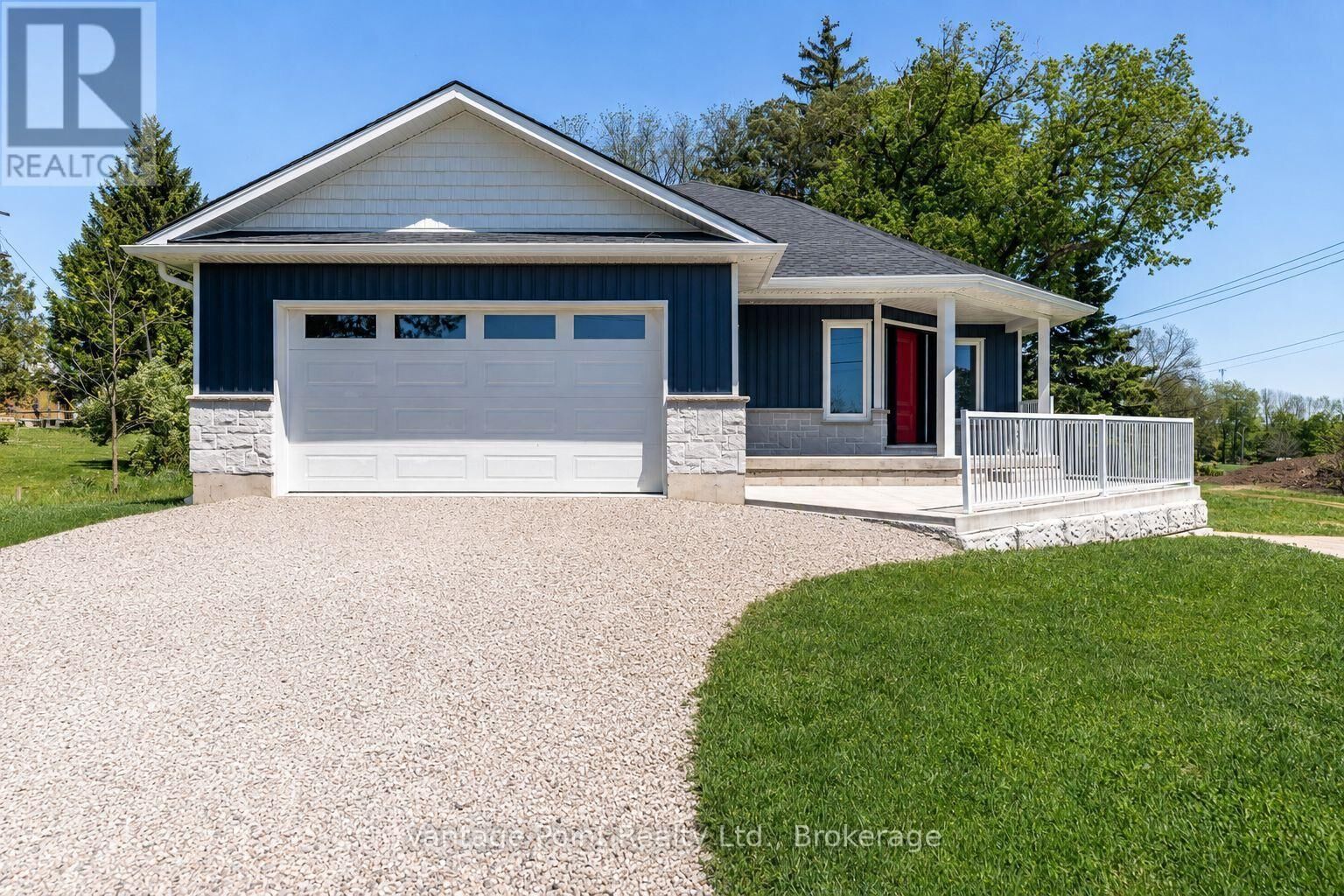 Property Photo:  307 1st Avenue South  ON N0G 1L0 