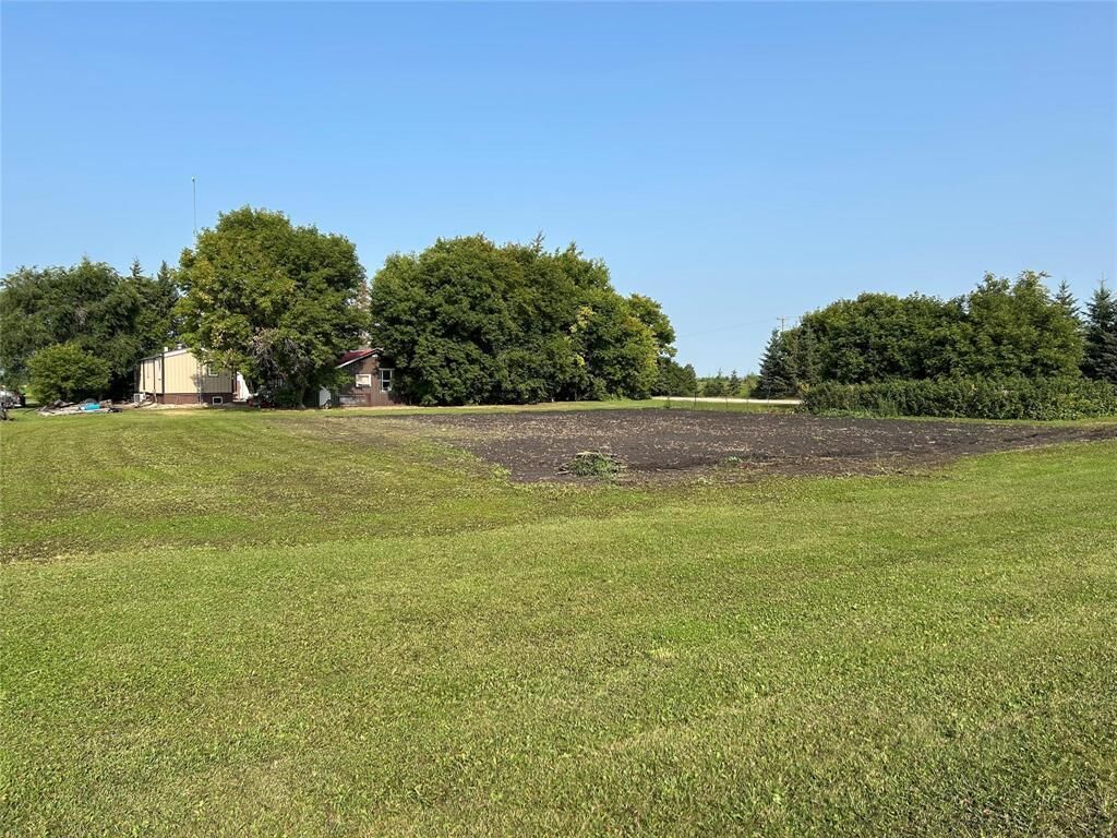 Property Photo:  43078 Mile 82N Road  MB R0E 0C0 