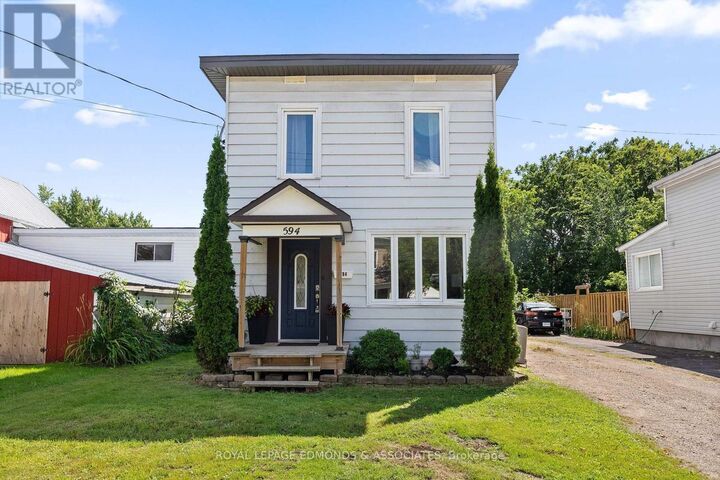 Property Photo:  594 Isabella Street  ON K8A 5V3 