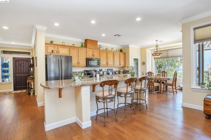 Property Photo:  609 Twin Lakes Ln  CA 94571 