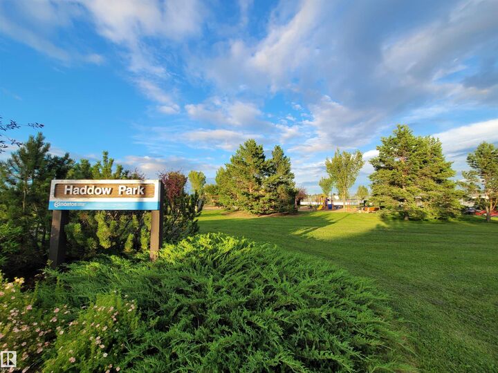Property Photo: 2562 Hanna Crescent NW AB T6R 3P7