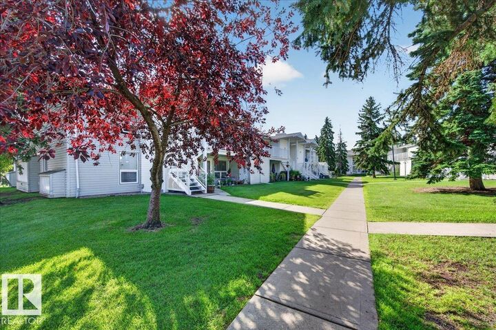 Property Photo:  2115 118 Street NW 35  AB T6J 5N1 
