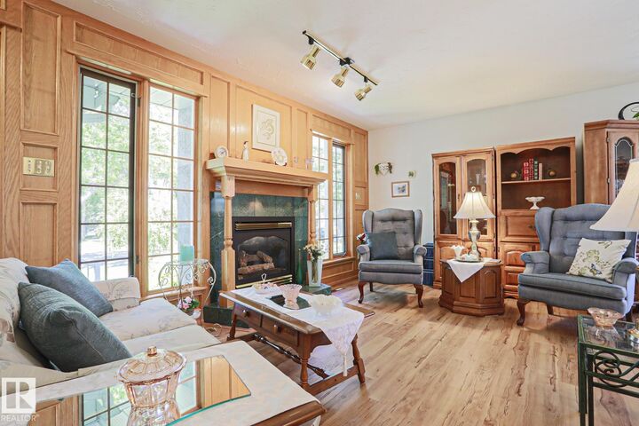 Property Photo:  77 Sunset Boulevard  AB T8N 0P2 