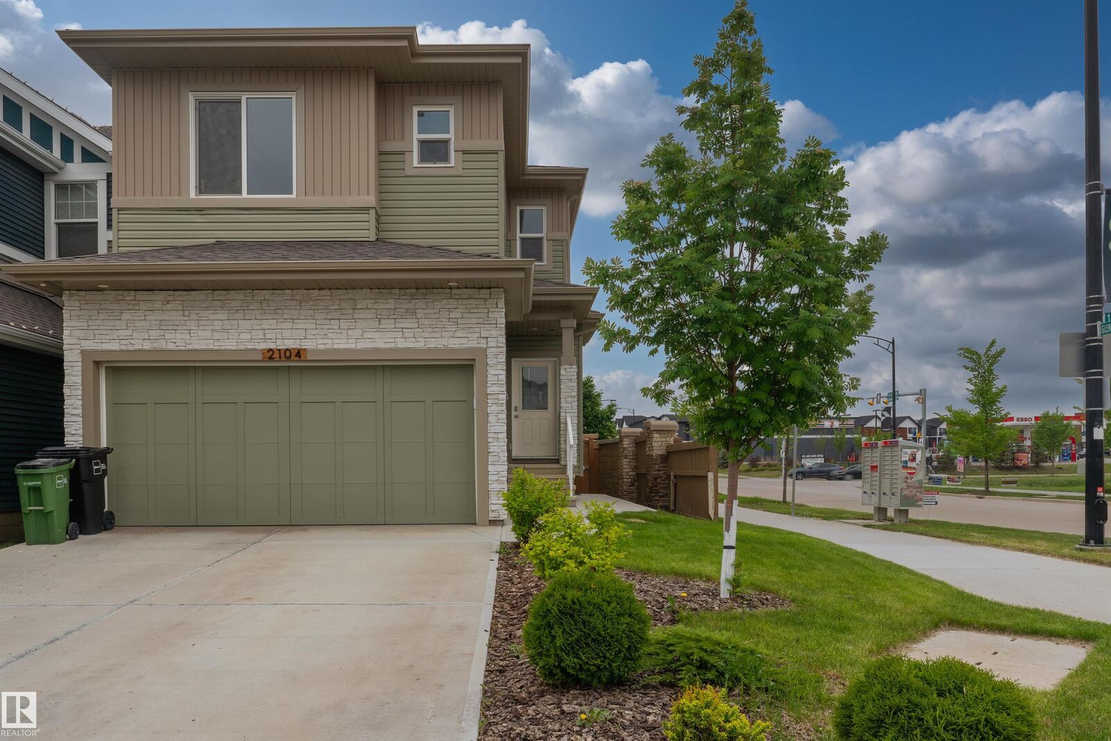 Property Photo:  2104 160 Street SW  AB T6W 4E5 