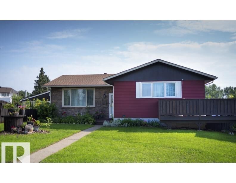 Property Photo:  11119 31st NW NW  AB T5W 1W9 