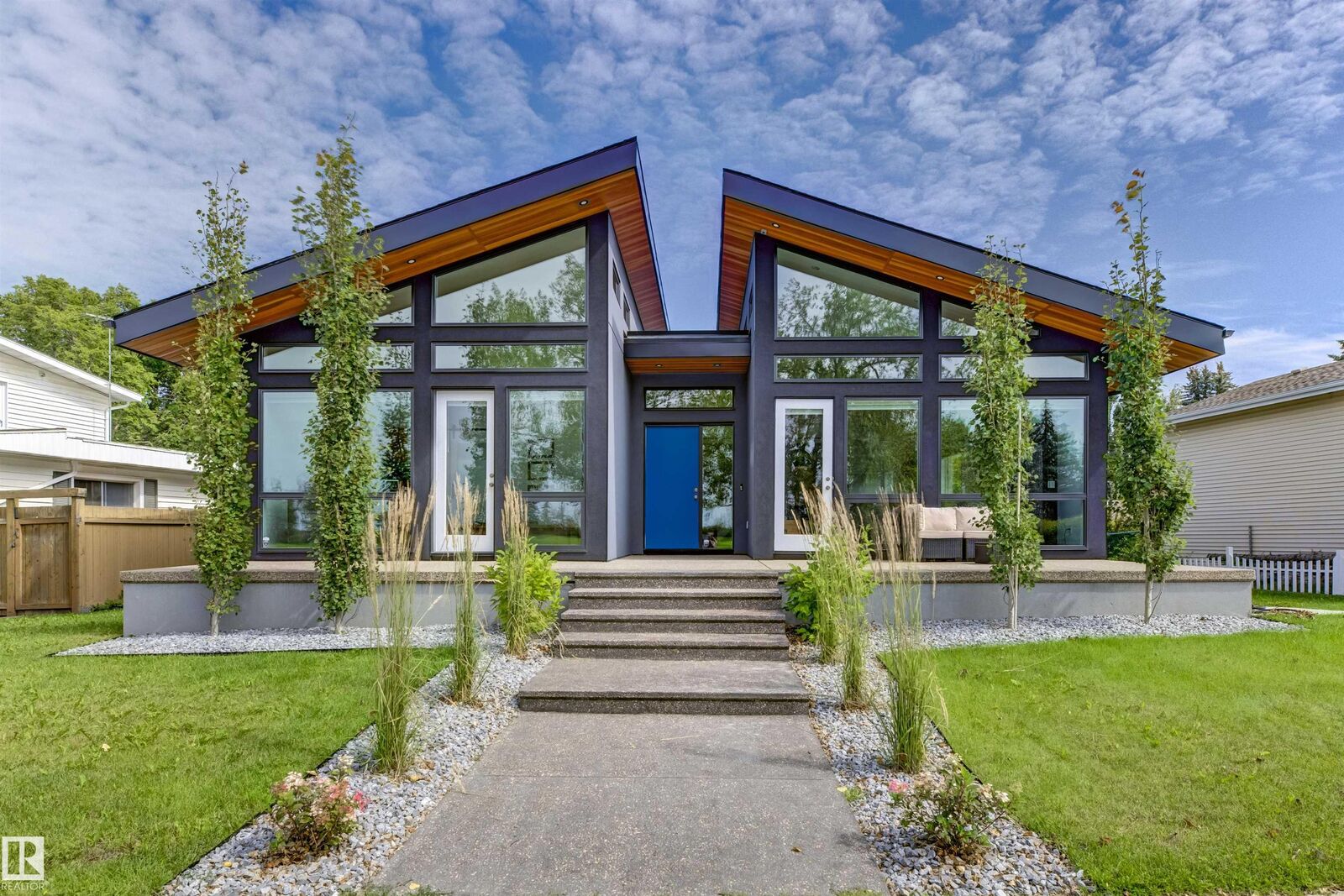 Property Photo:  4111 Aspen Drive NW  AB T6J 2B5 