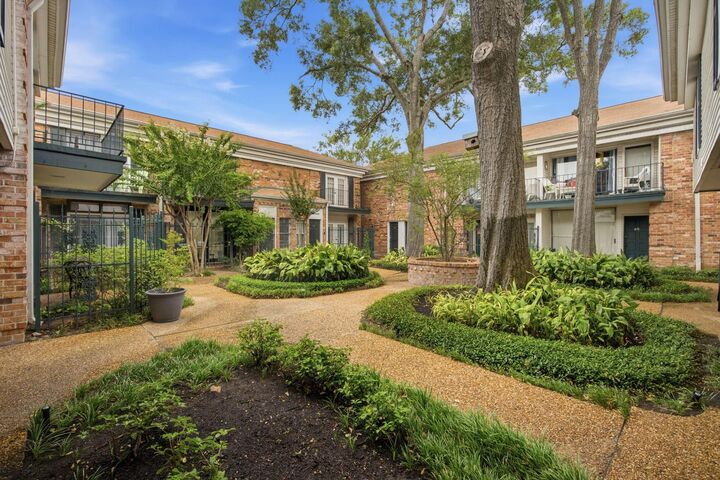 Property Photo: 3400 Timmons Lane 80 TX 77027