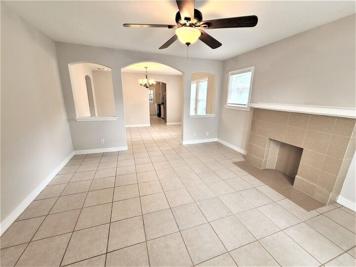 Property Photo: 5009 N Main Street TX 77009