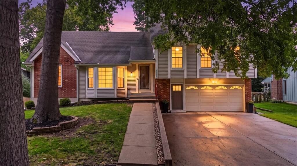 Property Photo:  9033 Greenway Lane  KS 66215 