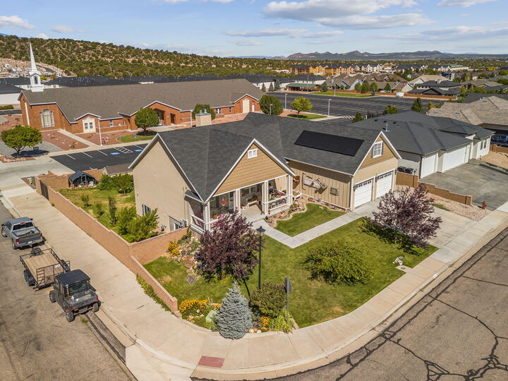 Property Photo:  442 S Glen Canyon Dr  UT 84720 
