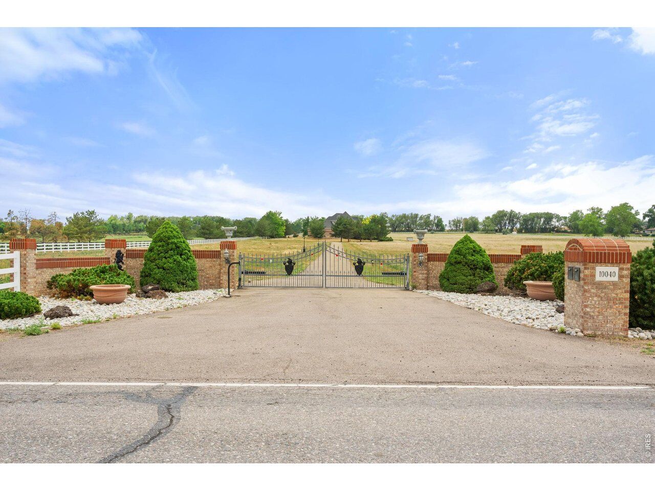 Property Photo: 10040 Niwot Rd CO 80504