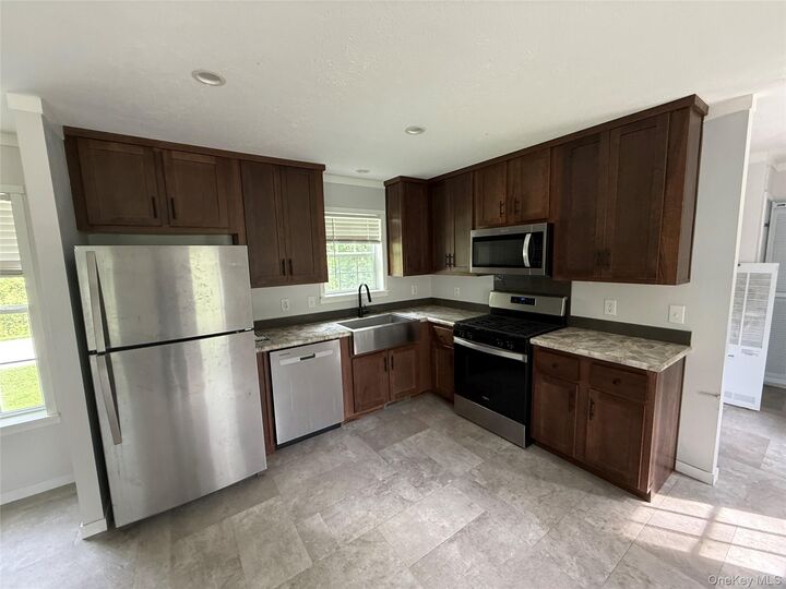 Property Photo:  127 Woodcrest Drive  NY 12548 