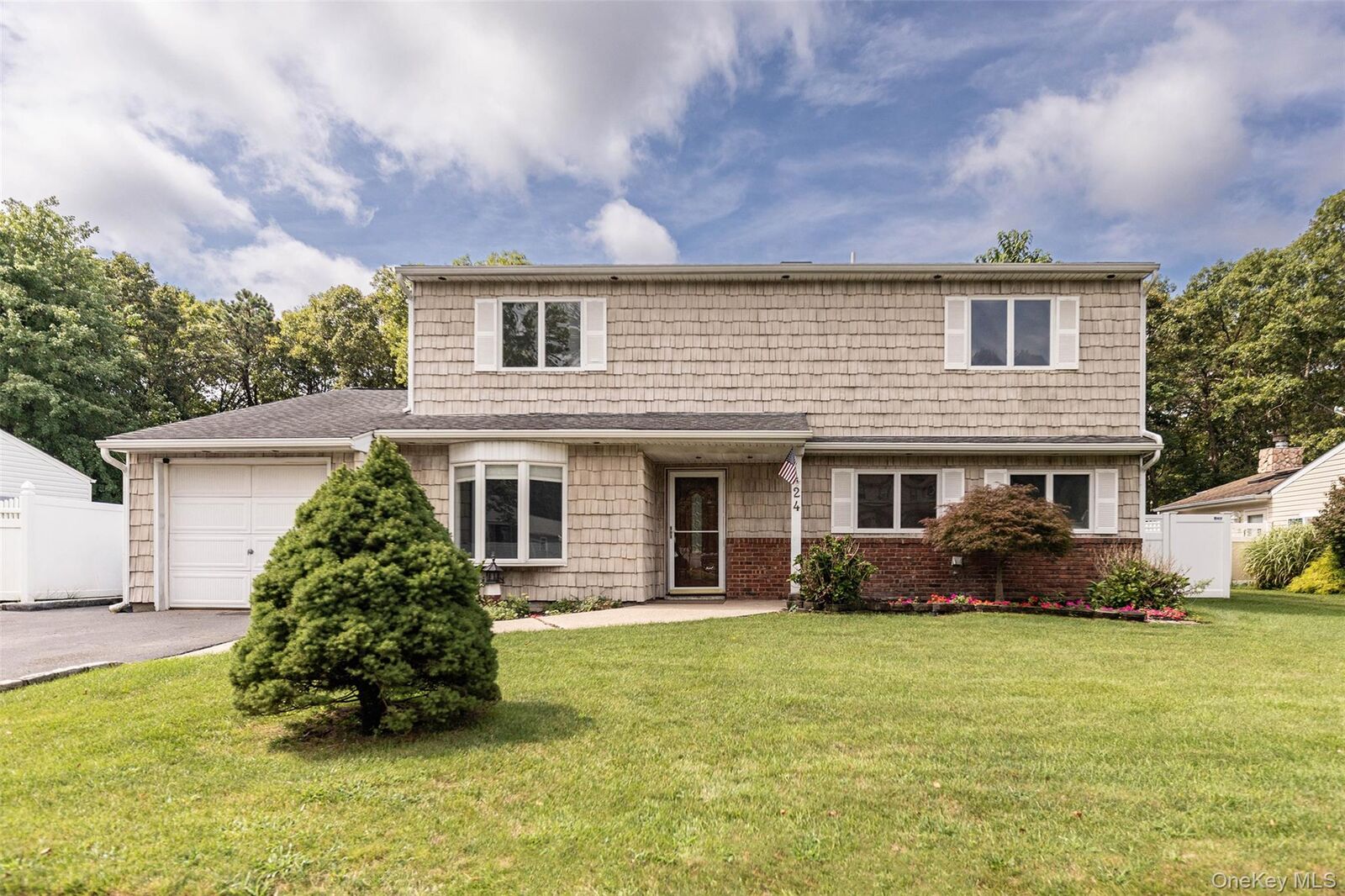 Property Photo: 24 Gainsborough Road NY 11741