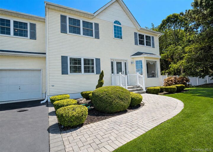 Property Photo:  23 E Greentree Drive  NY 11763 