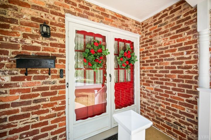 Property Photo: 724 Chikasaw Road VA 24502