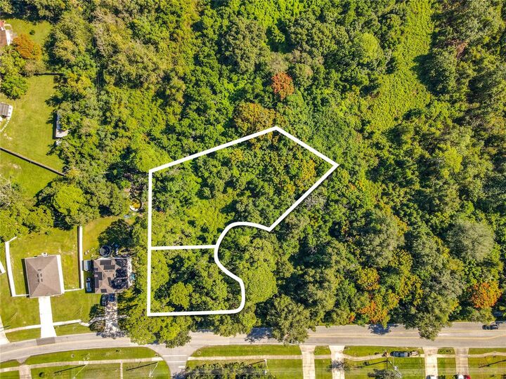 Property Photo:  839 Lark Court  FL 32725 