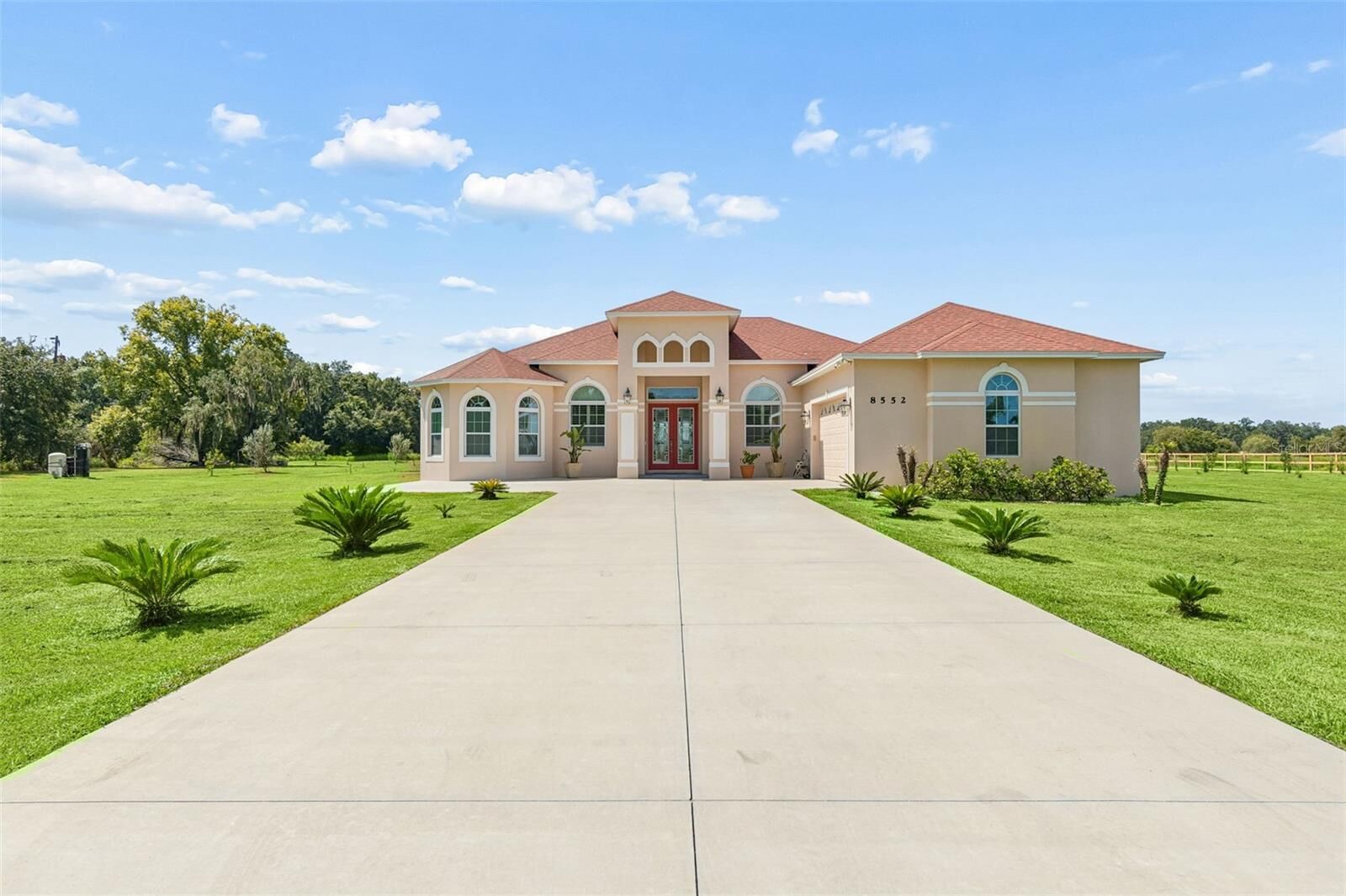 Property Photo:  8552 Branding Iron Trail  FL 33565 