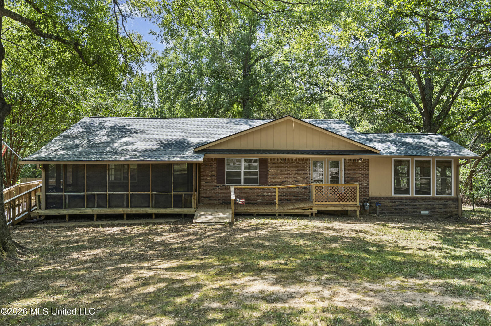 Property Photo:  177 Dempsey Drive  MS 38611 