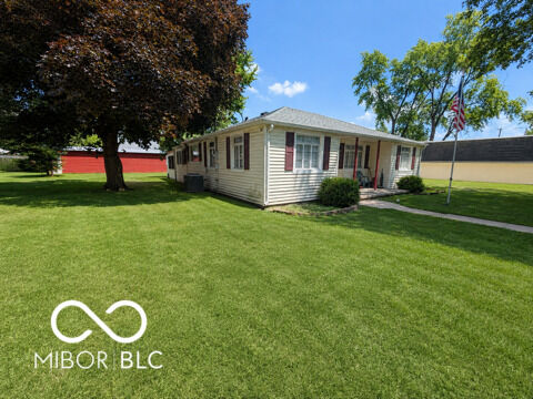Property Photo: 207 N 4th Street N IN 46036