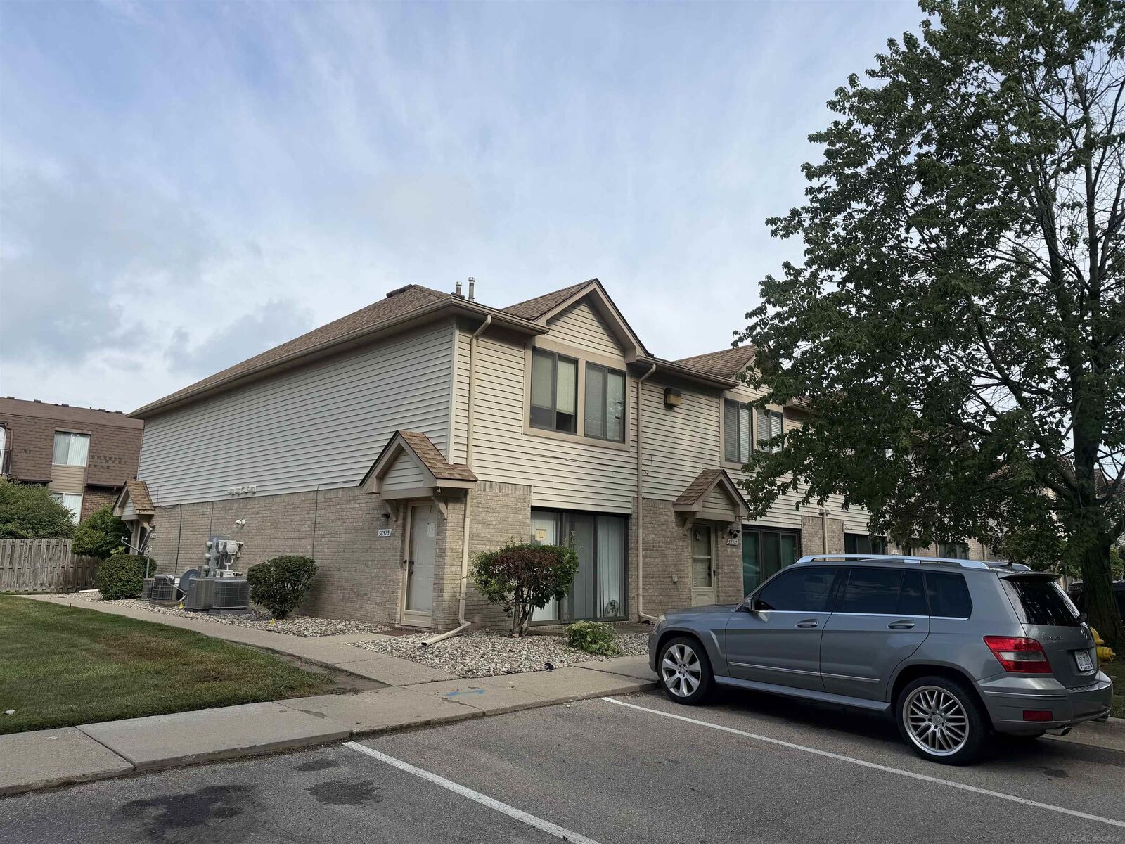 Property Photo: 38589 Wellington Drive MI 48036