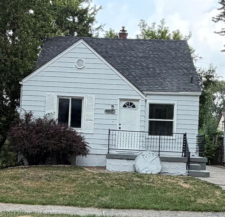 Property Photo: 7203 Orchard Avenue MI 48091 4952