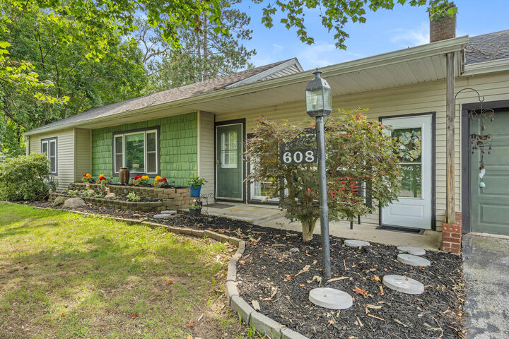 Property Photo:  608 E Van Buren Street  MI 49055 