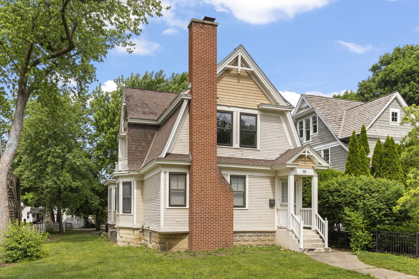 Property Photo: 119 S Ellsworth Street IL 60540
