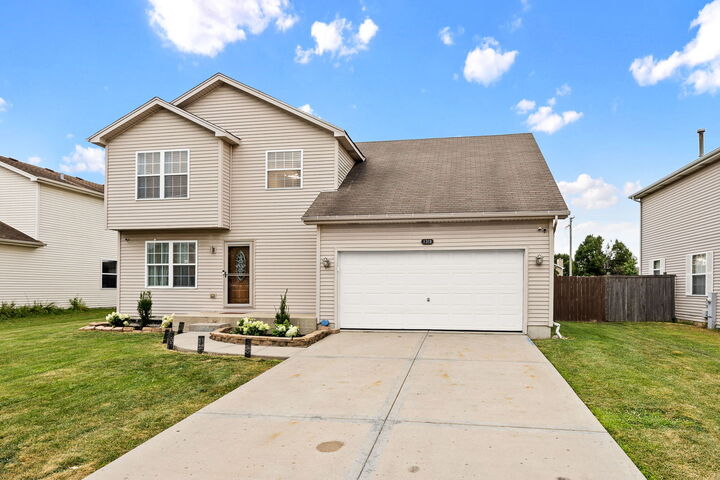 Property Photo:  1303 Idabright Drive  IL 60586 